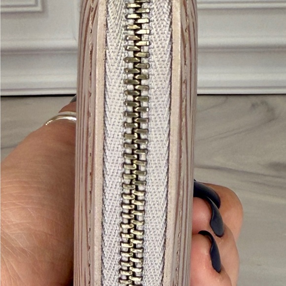 Louis Vuitton Epi Leather Zippy Organizer Wallet – Gray | Authentic - Picture 4 of 9